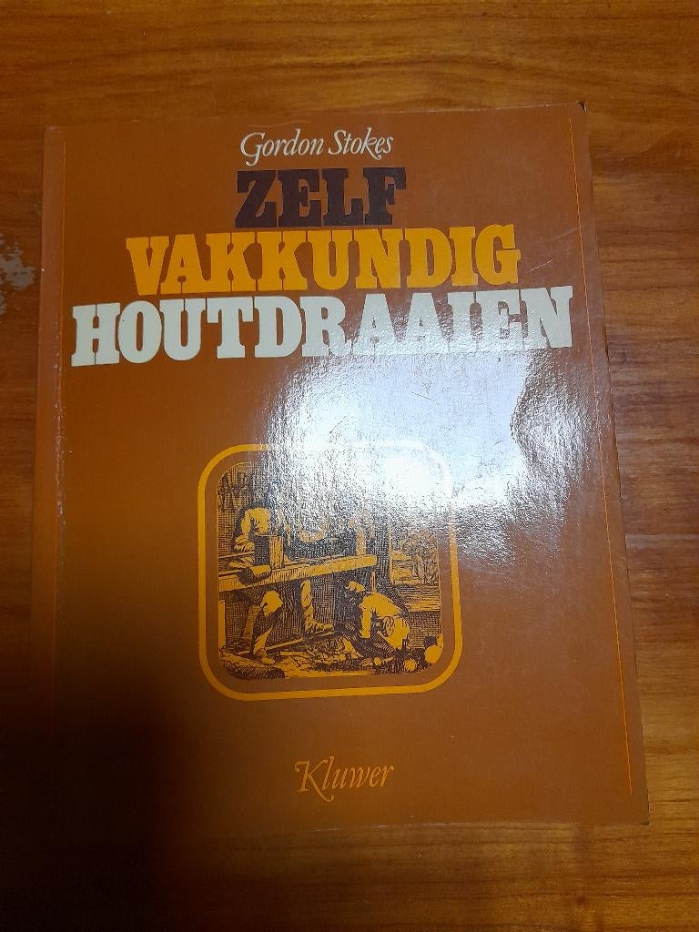 Boek over houtdraaiwerk, Ophalen, Zo goed als nieuw