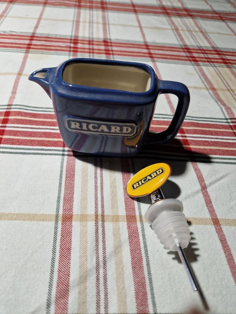 Petite carafe Ricard et doseur ricard