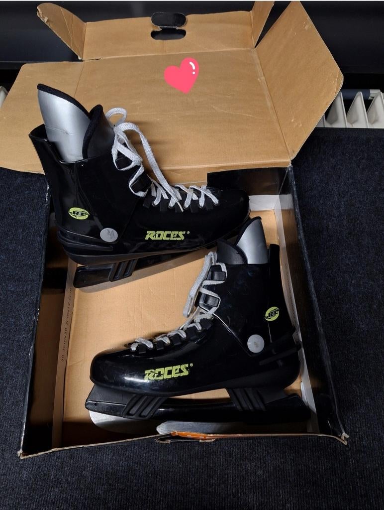 Mooie zwarte ijshockey schaatsen van t merk ROCES MAAT 44, Sport en Fitness, Ophalen, Schaatsen