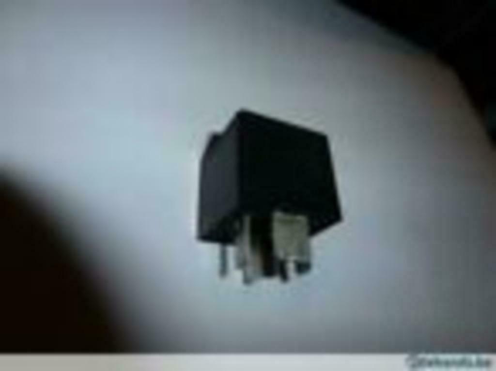 relais ford transit TR3 93BG14N089 CAV23136-J4x1 70 A , 12 V, Enlèvement ou Envoi, Utilisé, Ford