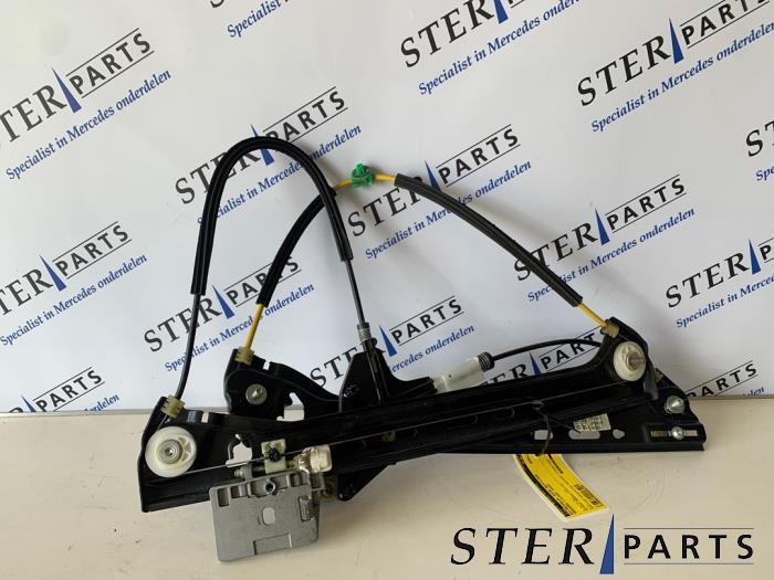 Mécanique vitre 2portes avant droite d'un Mercedes C-Klasse, Enlèvement ou Envoi, 3 mois de garantie, Utilisé, Mercedes-Benz