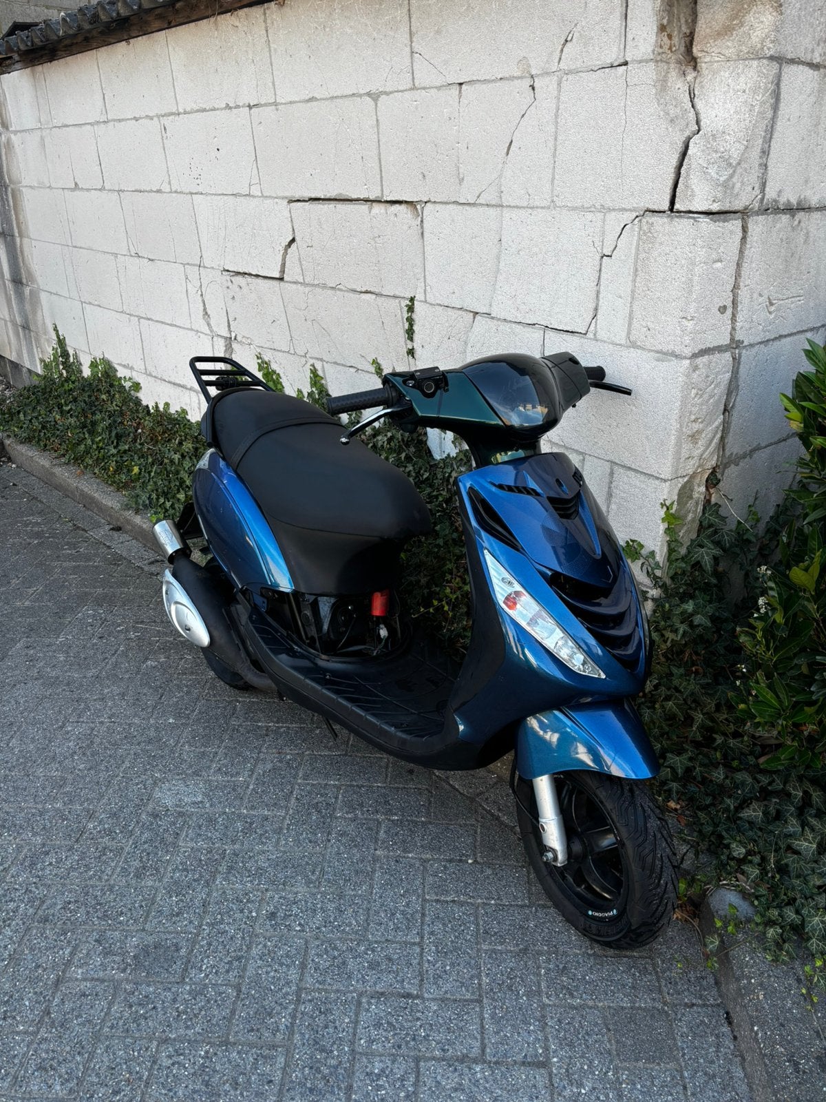 Piaggio zip 70cc a klasse tekoop/teruil hoeft niet weg biede, Fietsen en Brommers, Scooters | Piaggio, Ophalen, Gebruikt, Zip