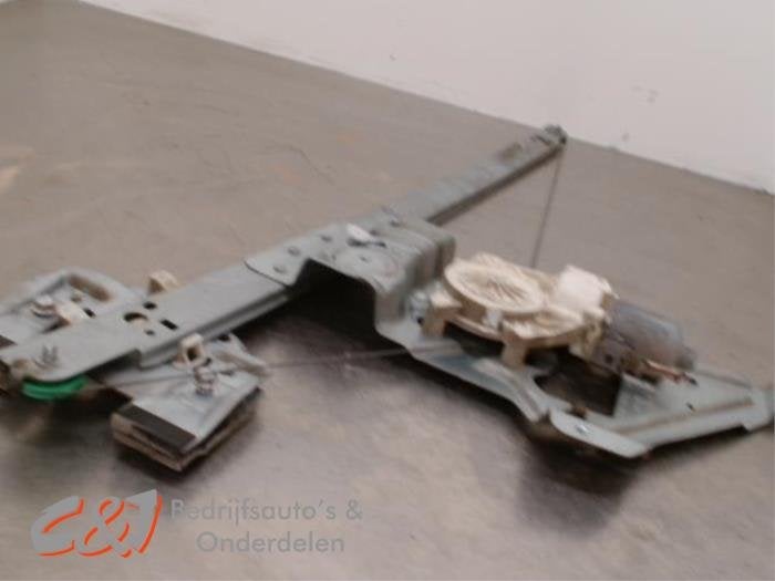 Ruitmechaniek 2Deurs rechts-voor van een Mercedes Sprinter, Gebruikt, -, Ophalen of Verzenden, -