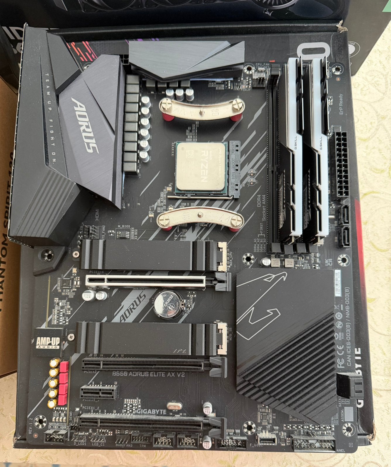 KIT AM4 Ryzen 7 5800X3d + 32Go RAM 4000Mhz + B550 +Ventirad, 32 GB, Comme neuf, Gaming, Enlèvement