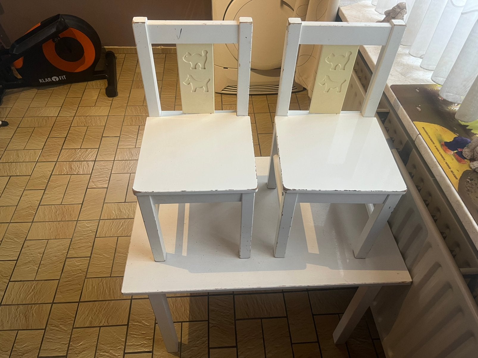 Kindertafel met 2 stoelen, Ophalen, Gebruikt