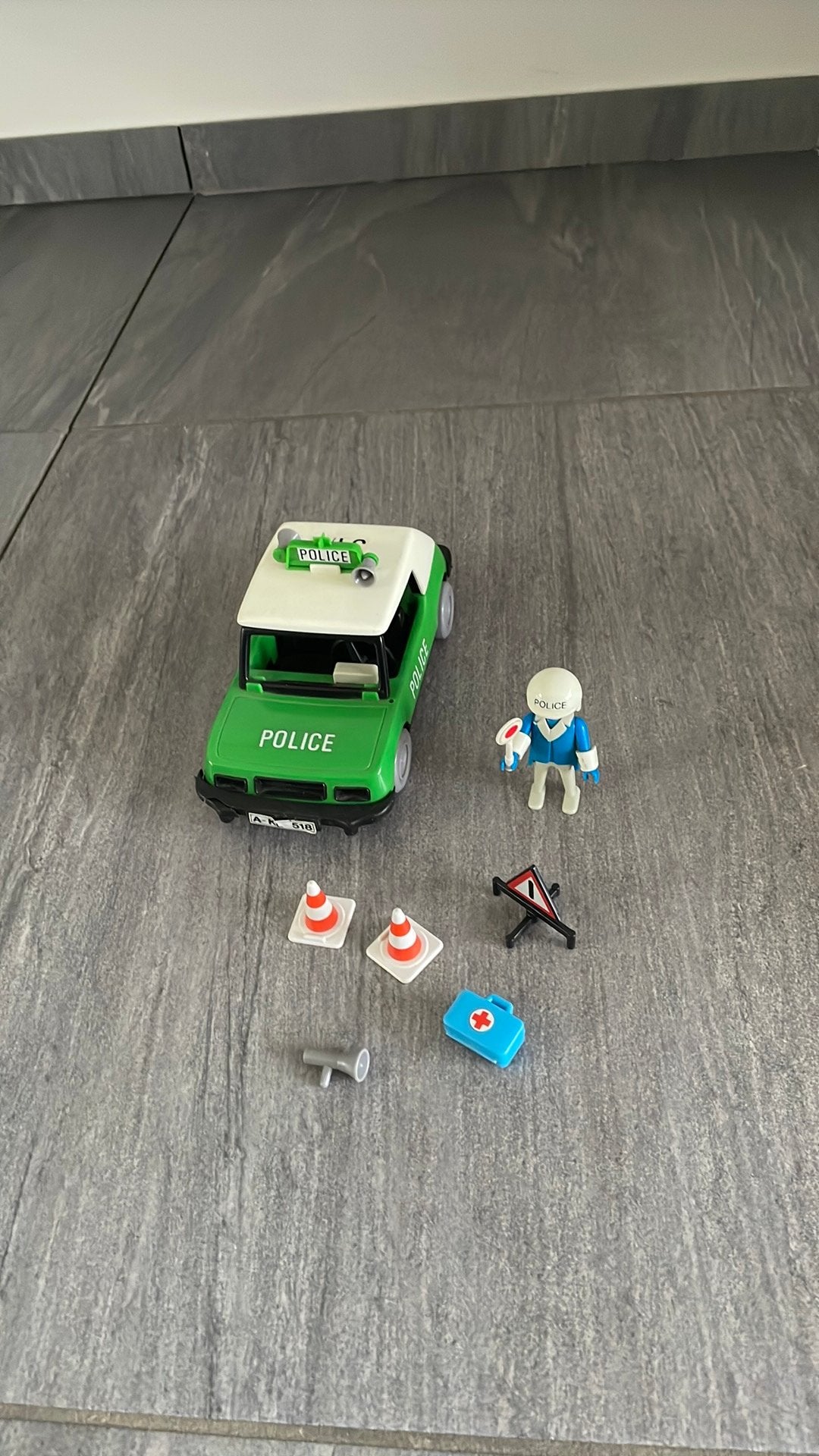 Playmobil politiewagen en agent, Ophalen of Verzenden, Zo goed als nieuw