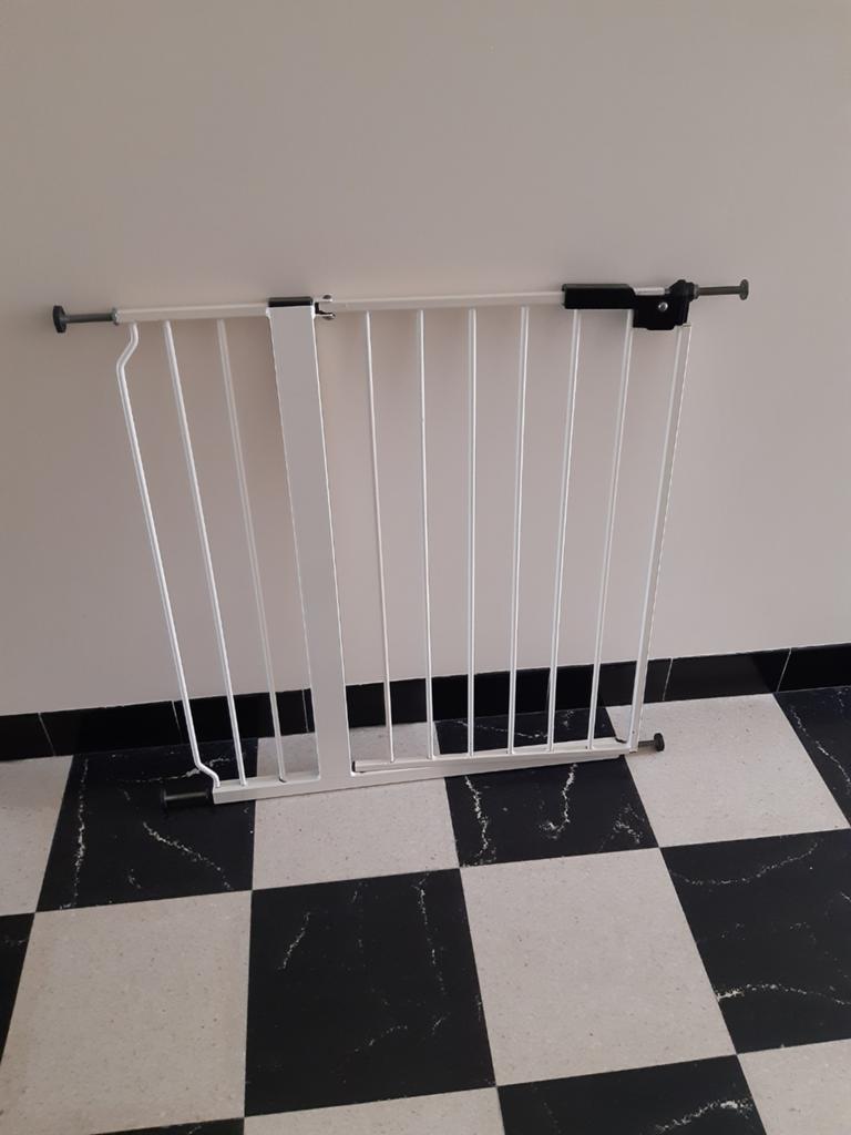 Traphekje/deurhekje verstelbaar in breedte, Kinderen en Baby's, Traphekjes, Ophalen, Gebruikt, Klemhekje, Metaal of IJzer