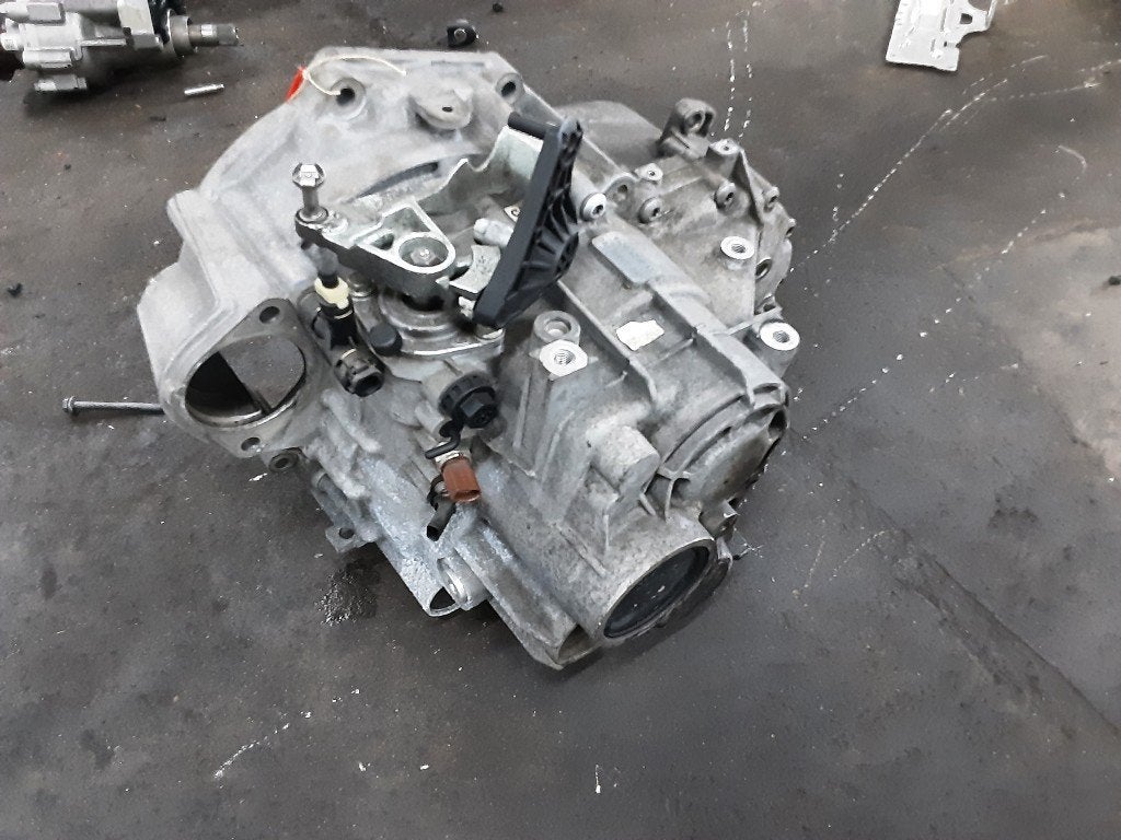 BOITE DE VITESSES MANUELLE Volkswagen Touran (5T1) (QFZ), Autos : Pièces & Accessoires, Volkswagen, Mevr. I. Hauben, Utilisé, Rue de l'Espoir 34 34
4030  GRIVEGNÉE, BE
