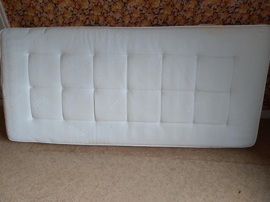 Matras 1 persoonsbed Pullman, Huis en Inrichting, Slaapkamer | Bedden, Ophalen, 90 cm, Eenpersoons, Wit