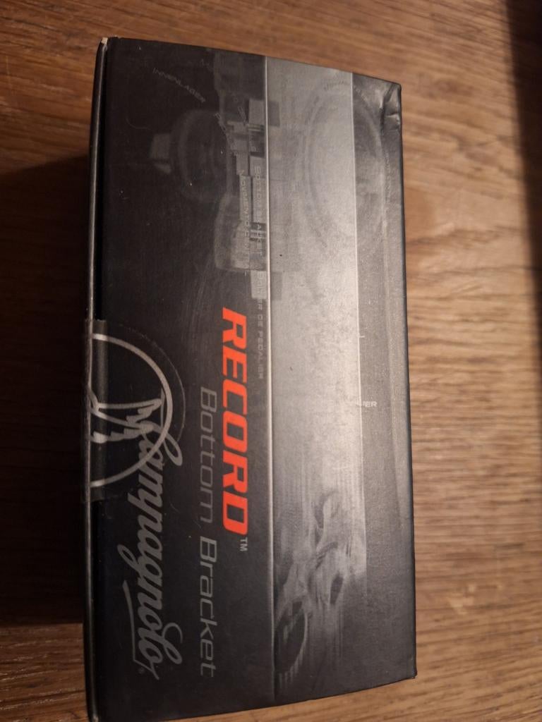 Boîtier de pédalier Campagnolo Record, Enlèvement