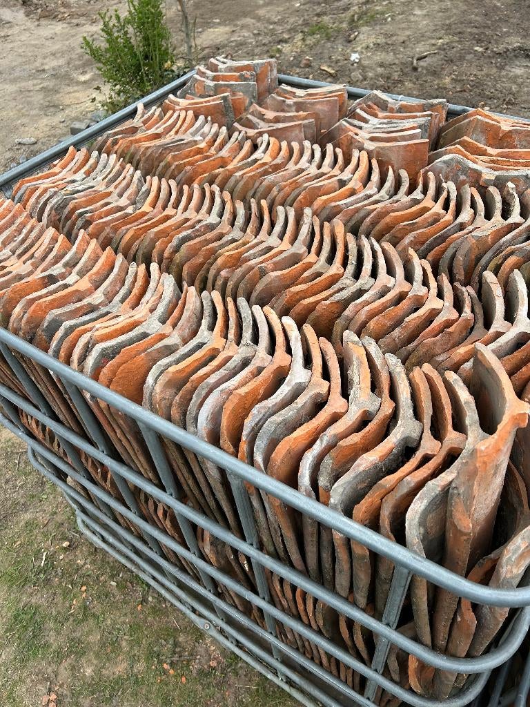 Oude boomse dakpannen - gestapeld in IBC kooien, Ophalen, Gebruikt, Steen of Klei, 15 m² of meer