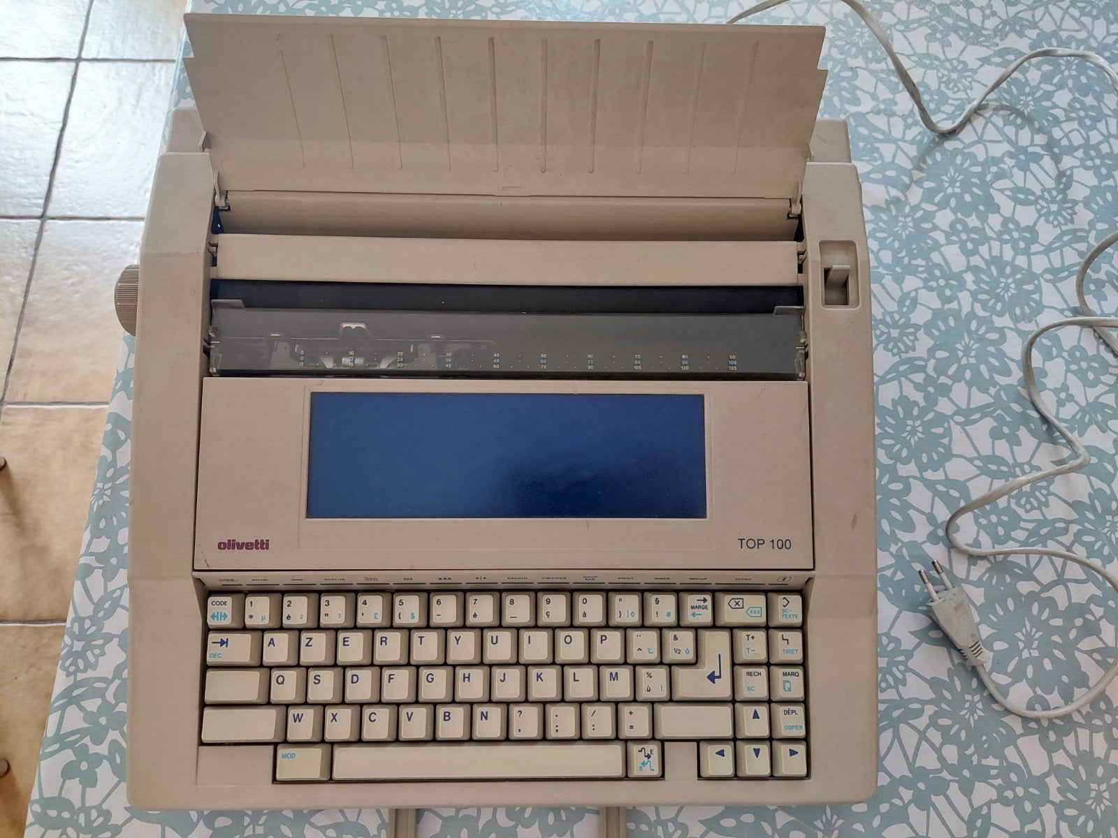 Machine à écrire Olivetti top 100, Enlèvement