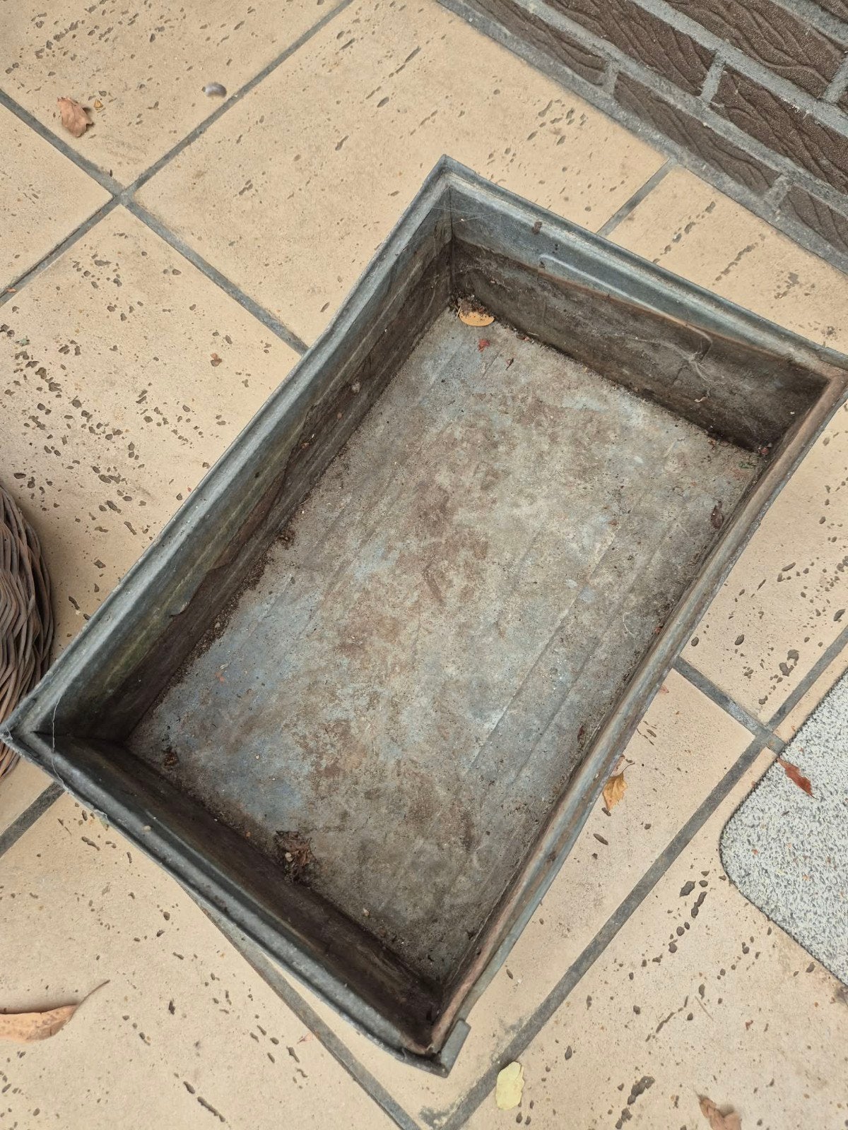 Oude bak, voor bloemen of ander gebruik., Tuin en Terras, Bloembakken en Plantenbakken, Ophalen