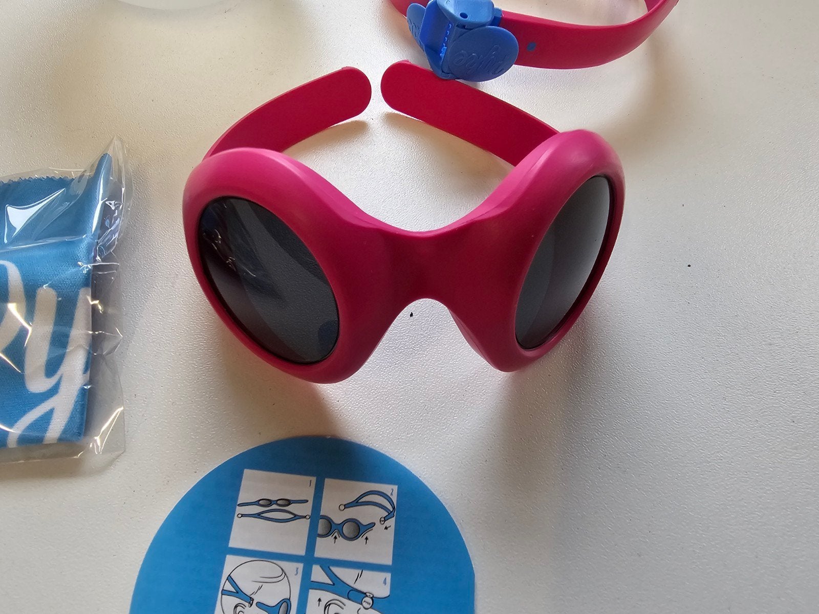 Lunettes de soleil Pyke pour bébés 0-3 ans neuves, Enfants & Bébés, Enlèvement ou Envoi