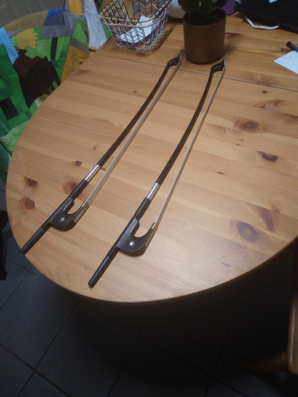 twee stuks  contrabas  carbon strijkstokken, Ophalen