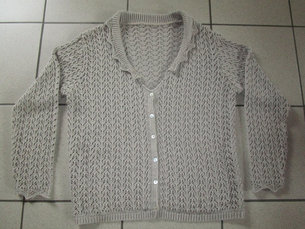 Trui gilet in beige ajourtricot maat 46/48, Beige, Ophalen of Verzenden, Zo goed als nieuw, Maat 46/48 (XL) of groter