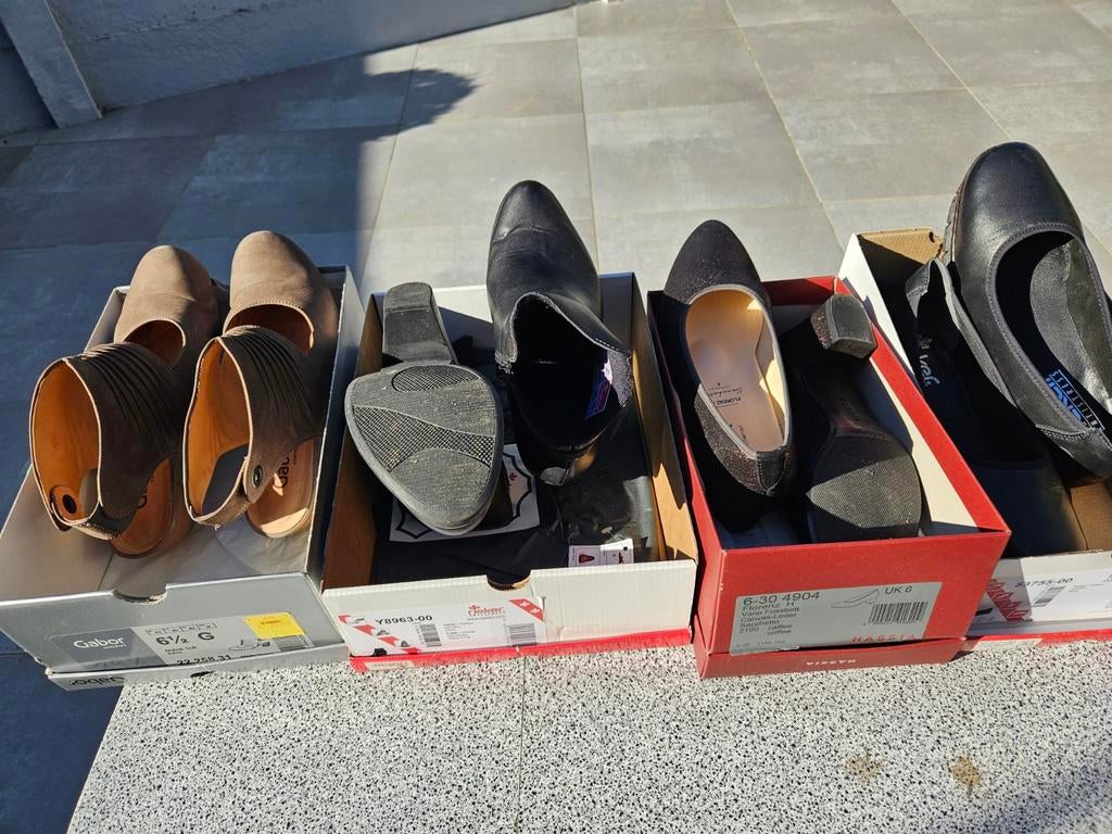 Prachtige nieuwe of bijna nieuwe lederen schoenen., Kleding | Dames, Ophalen
