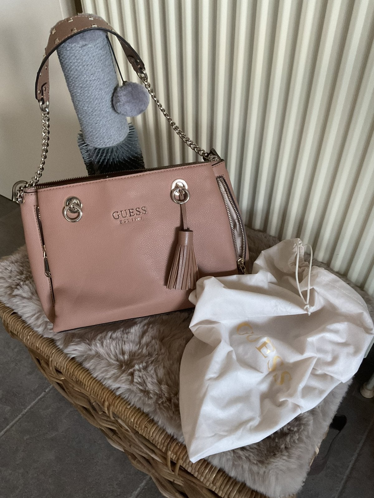 Guess handtas nude, Handtassen en Accessoires, Ophalen, Zo goed als nieuw, Handtas