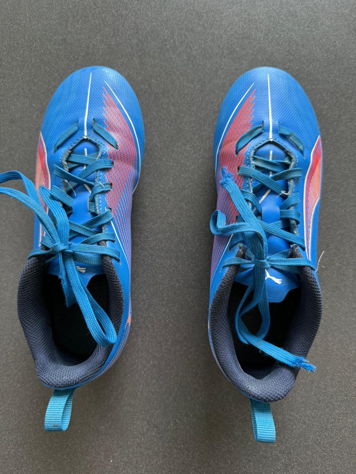 Voetbalschoenen - Maat 34 - Puma, Sport en Fitness, Voetbal, Ophalen of Verzenden, Gebruikt, Schoenen