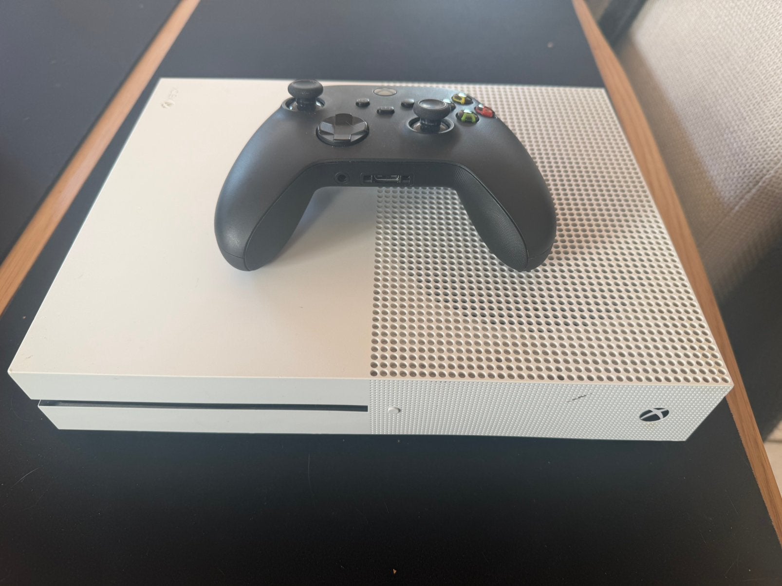 Xbox One S 1 To + manette — très bon état, révisée, Consoles de jeu & Jeux vidéo, Enlèvement ou Envoi, Avec 1 manette, Xbox One S