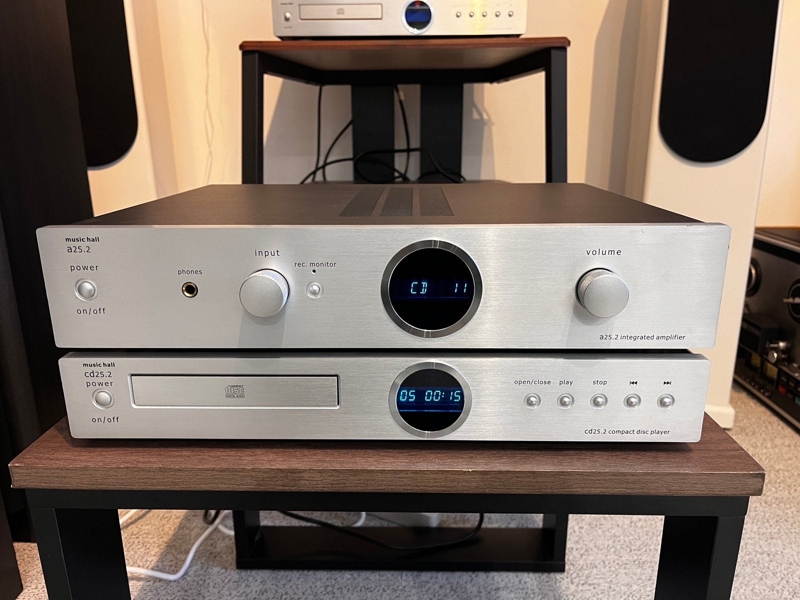 MUSIC HALL HiFi versterker en cd speler, Ophalen, Zo goed als nieuw