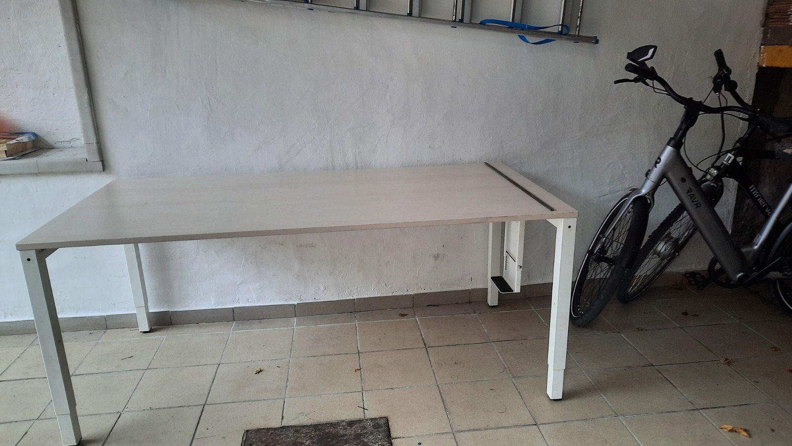 een bureau, Ophalen
