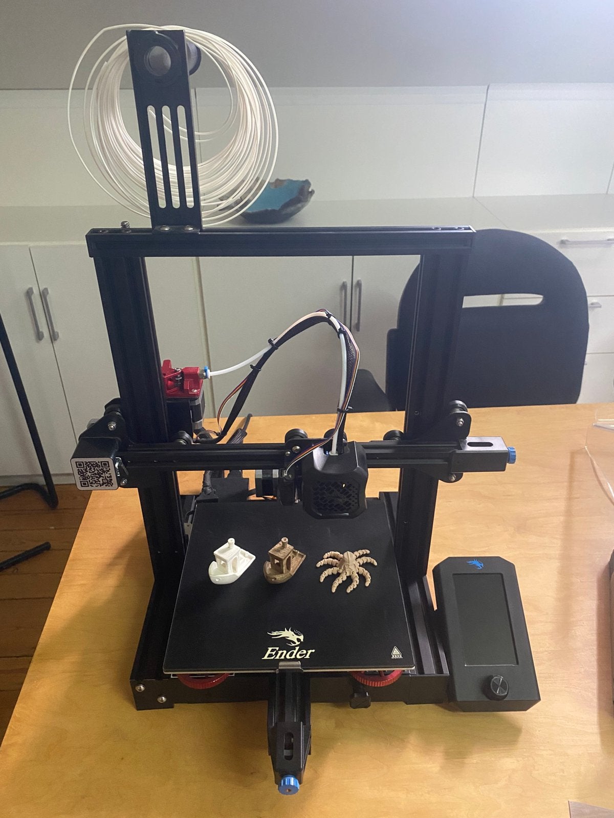 3d printer creality ender 3 V2 + auto leveling & upgrades, Informatique & Logiciels, 3D Imprimantes, Enlèvement, Utilisé, Filament