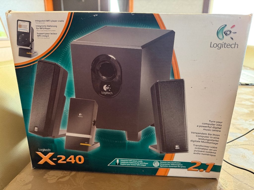 Logitech X-240 2.1 Speakerset met Subwoofer, Computers en Software, Pc speakers, Ophalen, Zo goed als nieuw, Logitech