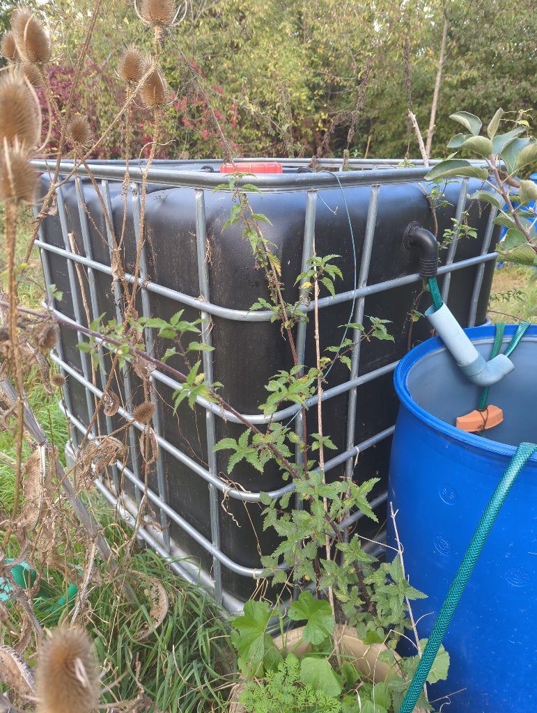 Lot 2 Cuves IBC 1000L (Noire + Blanche) + Raccords couplage, Enlèvement, Comme neuf, Synthétique, Avec robinet