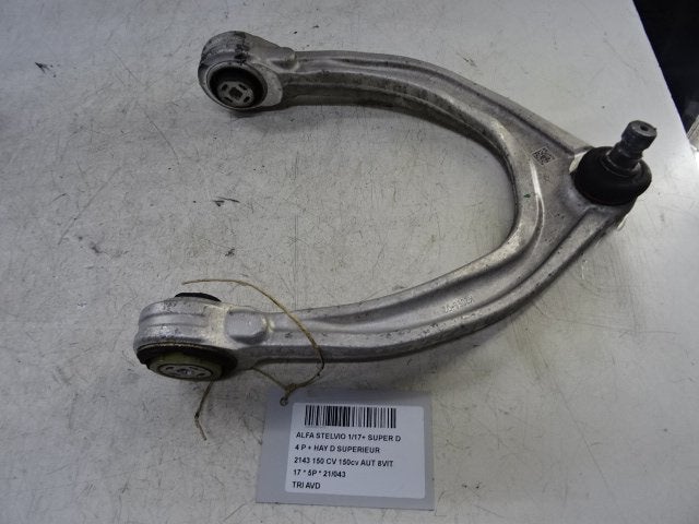 BRAS DE SUSPENSION AVANT DROIT (TRIANGLE) Stelvio (949), Autos : Pièces & Accessoires, Utilisé, Alfa Romeo