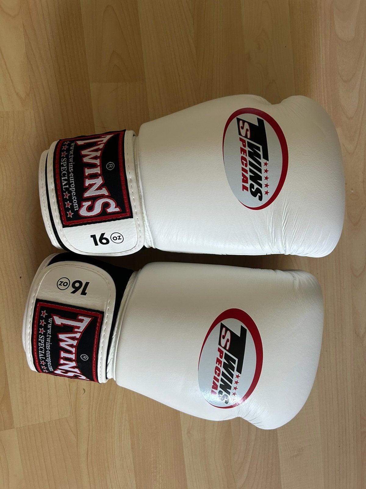 Twins BGN1 16oz bokshandschoenen, Ophalen of Verzenden, Nieuw, Bokshandschoenen