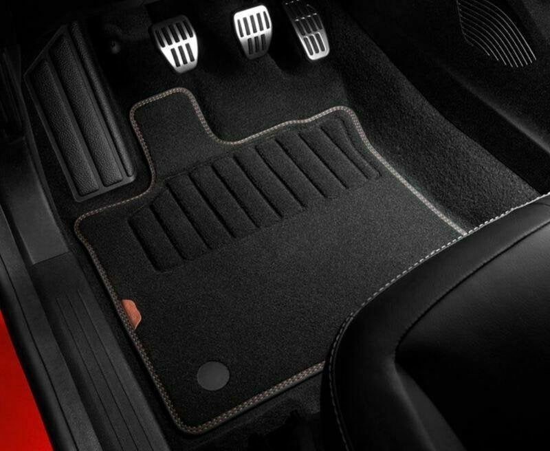 Renault Captur set Velours Tapijten 8201711345, Auto's, Particulier, Velours, Te koop, Captur