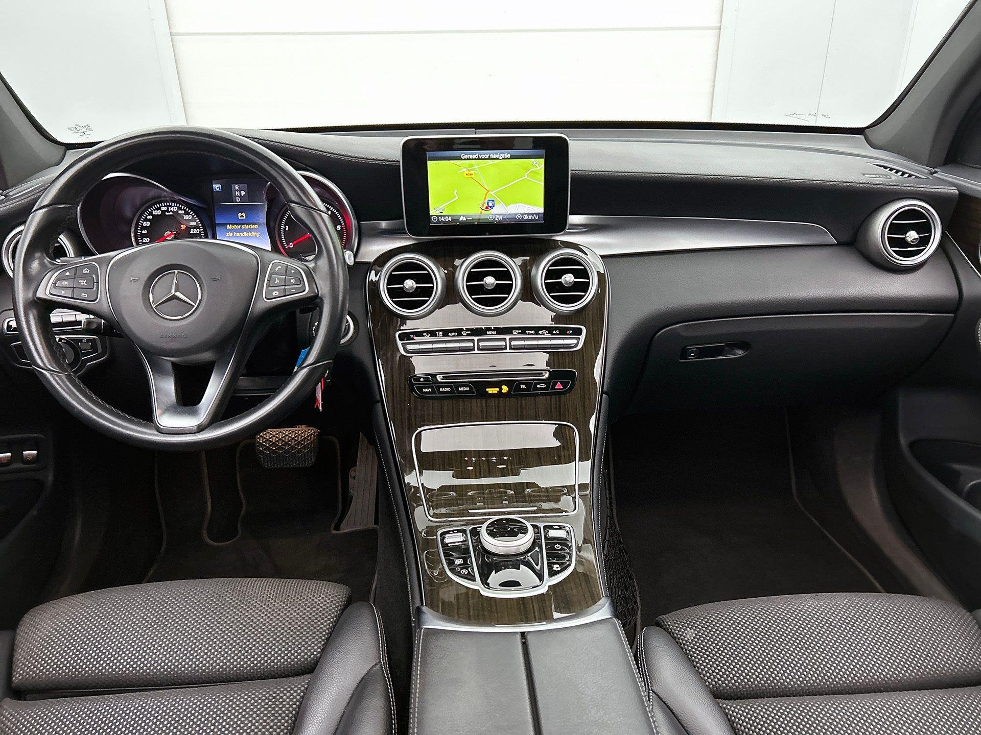 Mercedes-Benz GLC-klasse 250 d 4MATIC Panoramisch Dak | Trek, Autos, Achat, Entreprise, Noir, 5 portes