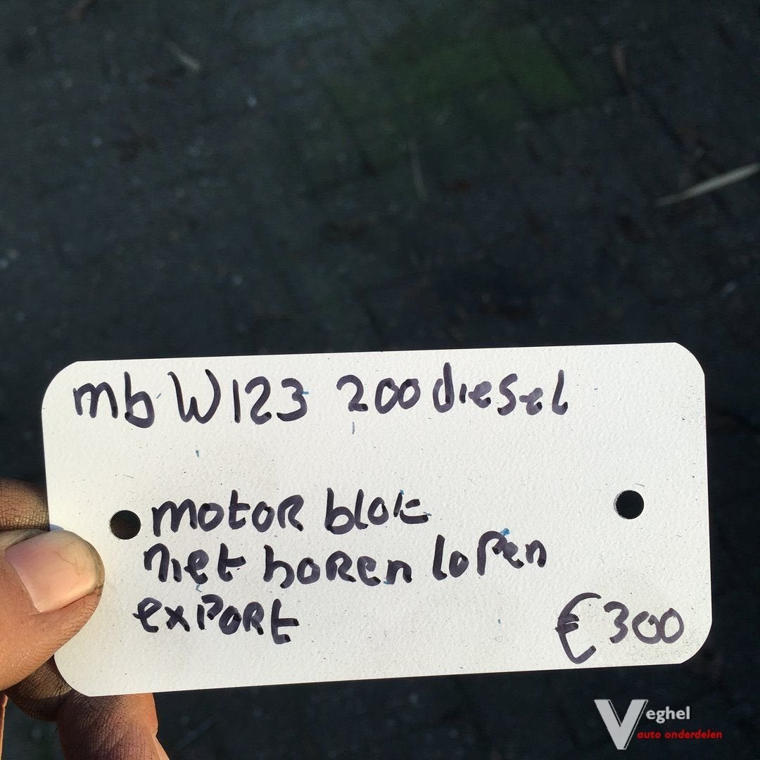 Mercedes W123 2.0 Diesel   Motorblok Kaal  ( niet horen lope, -, -, Enlèvement, Utilisé