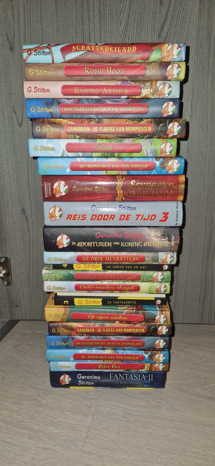21 boeken van Geronimo Stilton, Ophalen, Zo goed als nieuw