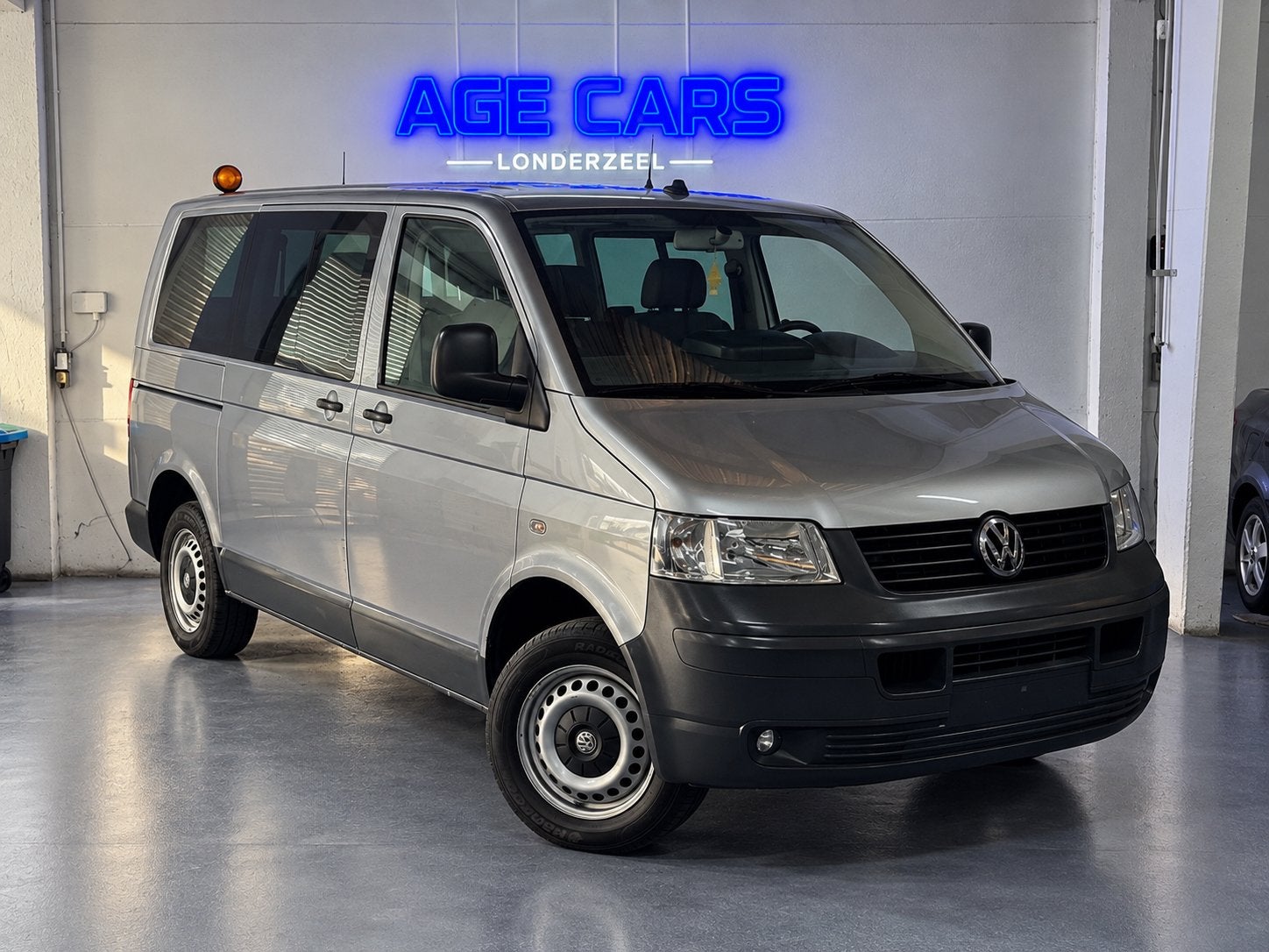 Volkswagen T5 caravelle automatique 2.5 diesel, Ordinateur de bord, 8 places, Achat, Entreprise
