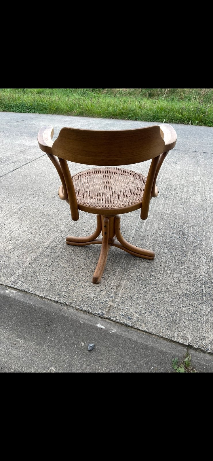 Oude bureau stoel, Enlèvement