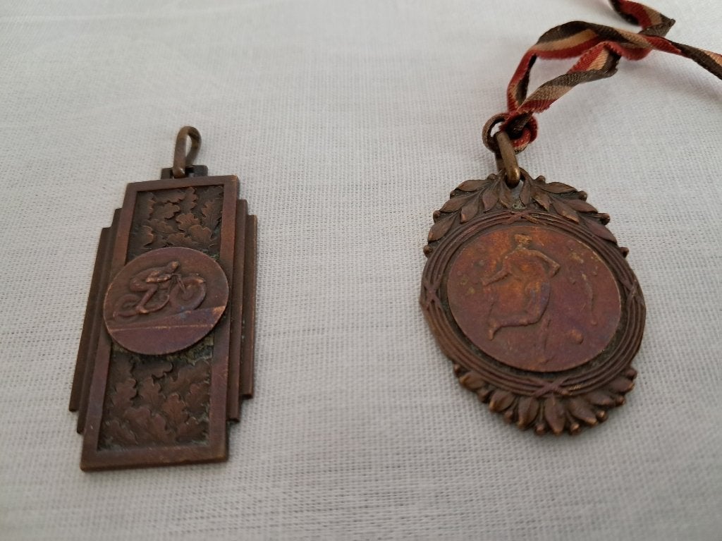 2 médailles sportives anciennes bronze ou métal cuivré, Enlèvement ou Envoi, Bronze