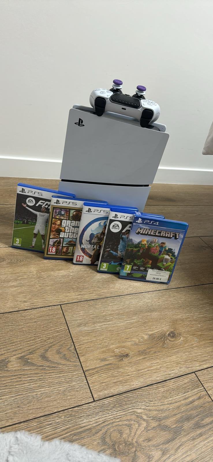Play 5 slim met discspeler, Games en Spelcomputers, Ophalen of Verzenden, Zo goed als nieuw, Sony PlayStation