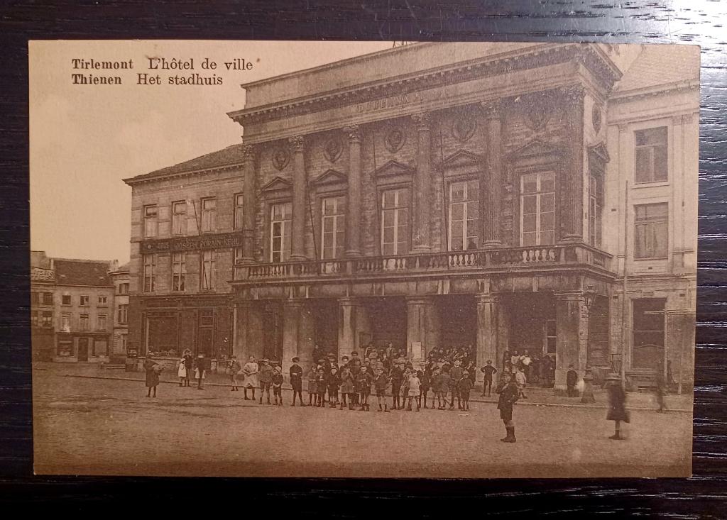 Tienen: stadhuis, Verzamelen, Postkaarten | België, Ophalen of Verzenden, Voor 1920, Ongelopen, Vlaams-Brabant