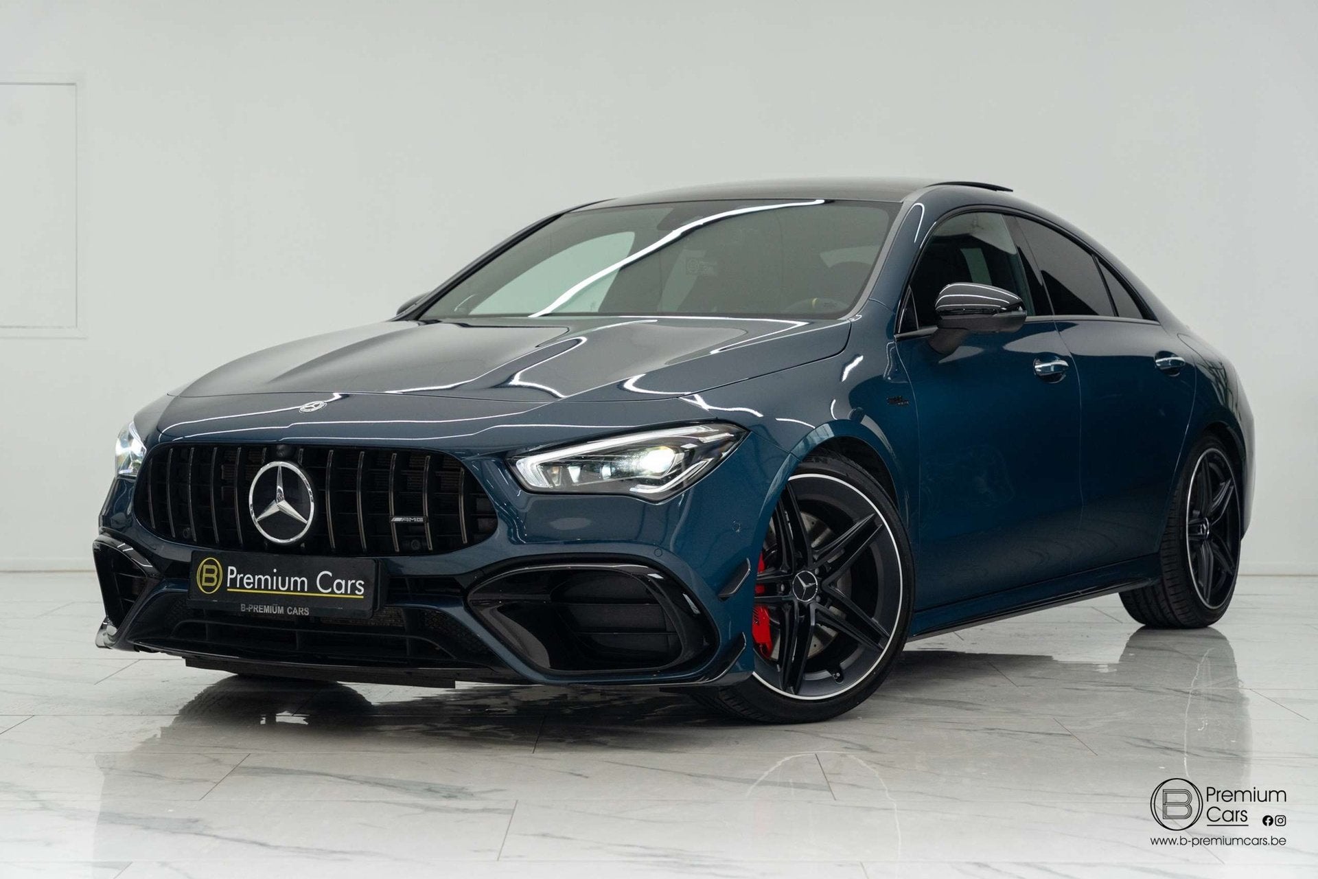 Mercedes-Benz CLA 45 AMG ! Aero pack! Yellow night edition!, Autos, Mercedes-Benz, Entreprise, Achat, CLA, Caméra 360°, ABS, Caméra de recul