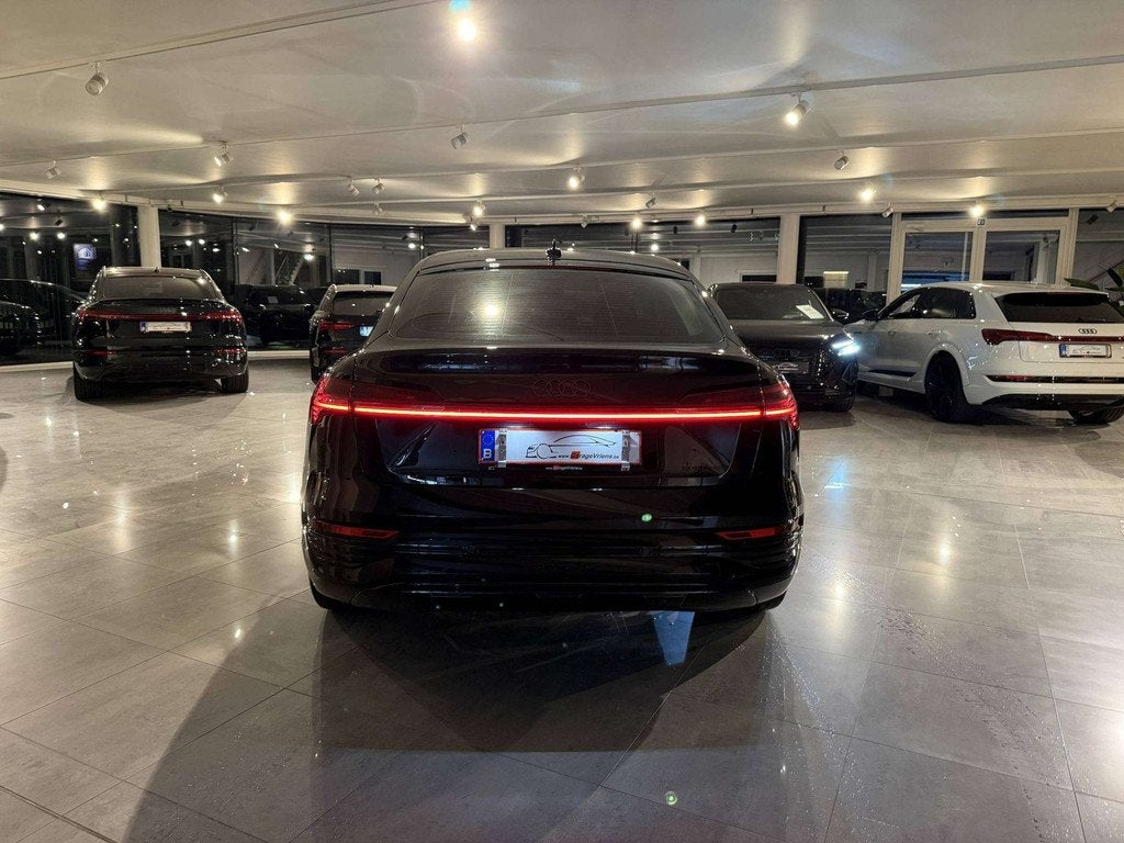 Audi Q8 e-tron 55 QUATTRO 408PK * CAMERA * S-LINE * MATRIX *, Auto's, Automaat, Gebruikt, Zwart, 408 pk