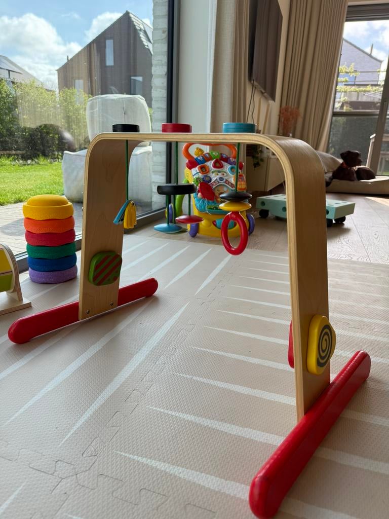 Houten babygym IKEA felle kleuren, Kinderen en Baby's, Speelgoed | Buiten | Speeltoestellen, Ophalen, Zo goed als nieuw