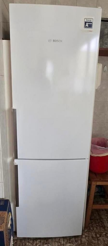 Bosch Koelkast en Diepvries in 1 A+++ energiezuinig, Ophalen, Zo goed als nieuw, Met vriesvak, Energieklasse A of zuiniger
