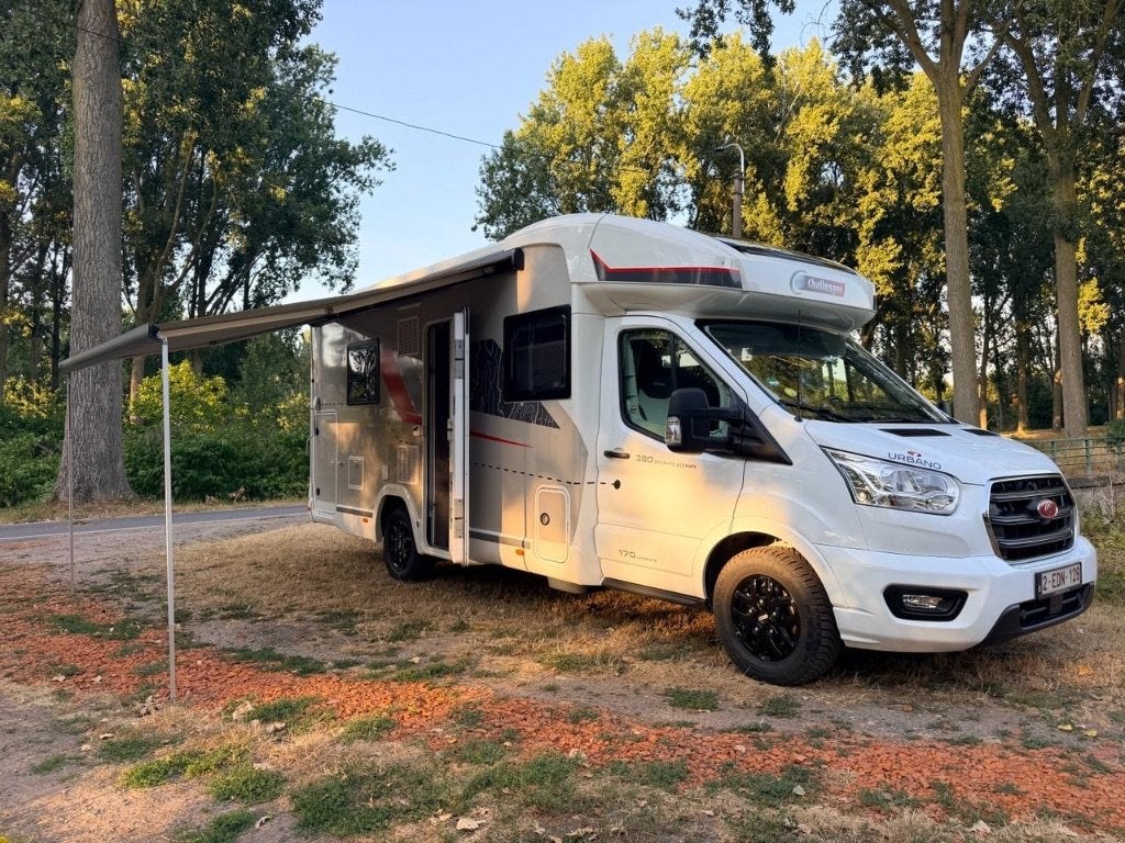 Challenger Graphite 380, Caravans en Kamperen, Mobilhomes, Automaat, Ford, Diesel, Challenger