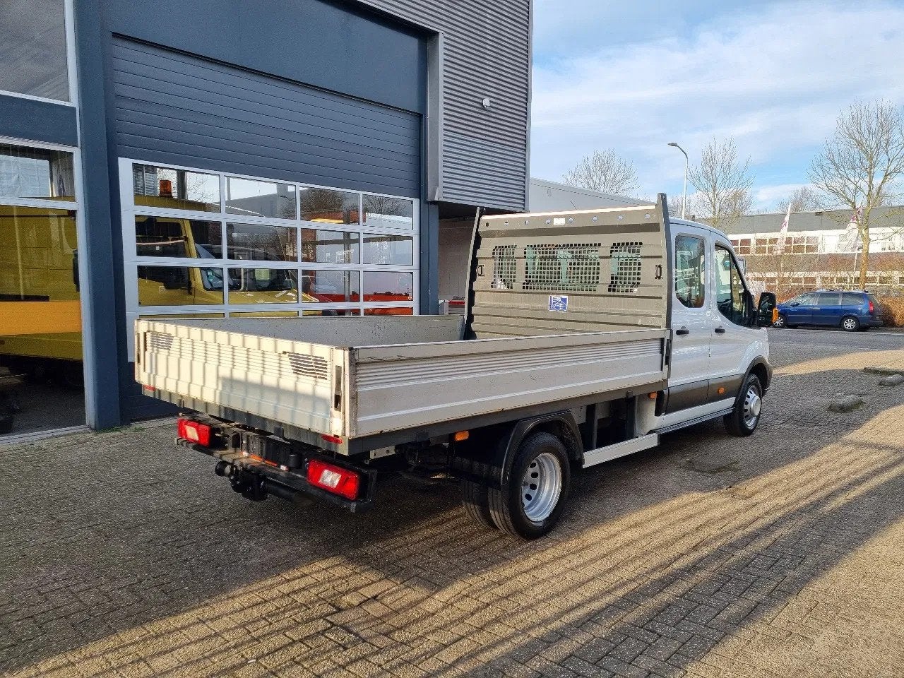 Ford Transit 2.0 TDCI 170 PK Open laadbak DC 6 Zits Euro 6, Auto's, Bestelwagens en Lichte vracht, 4 deurs, Achterwielaandrijving