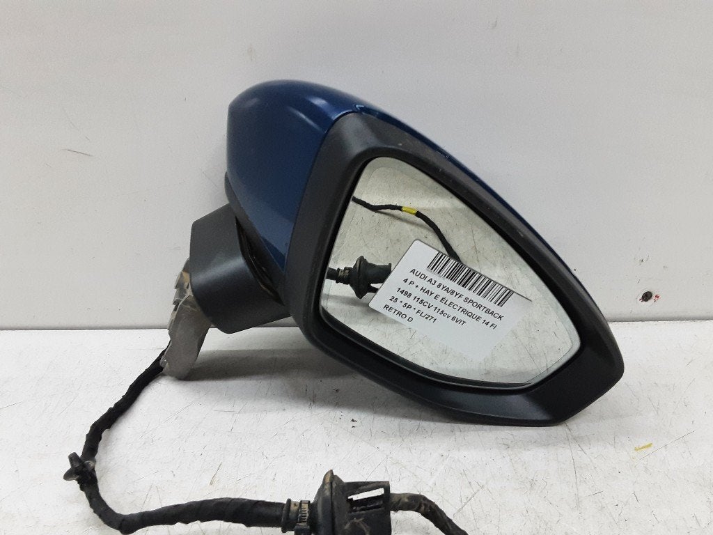 RETROVISEUR EXTERIEUR DROIT Audi A3 Sportback (8YA), Auto-Union-Straße  1,
85057  Ingolstadt, DE, Info@audi.de, Audi, Utilisé
