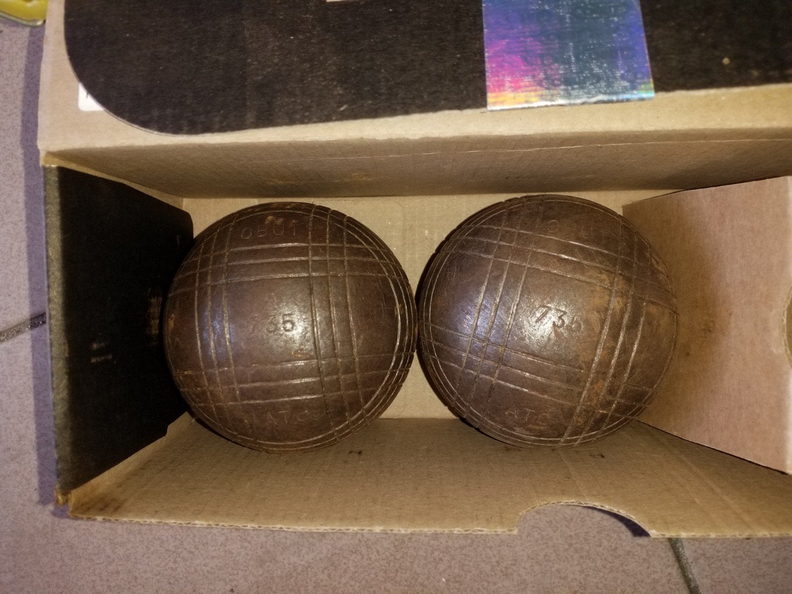 2 boules de pétanque obut 735 gr , diametre 75 ., Enlèvement