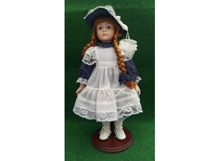 Porseleinen pop met staander, Verzamelen, Poppen, Ophalen of Verzenden, Zo goed als nieuw, Pop