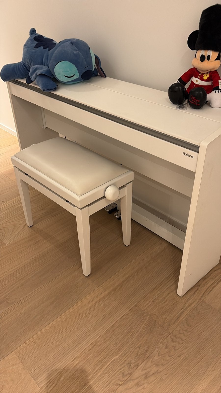 Witte Roland F-120 digitale piano in prima staat!, Muziek en Instrumenten, Ophalen, Zo goed als nieuw, Wit, Piano